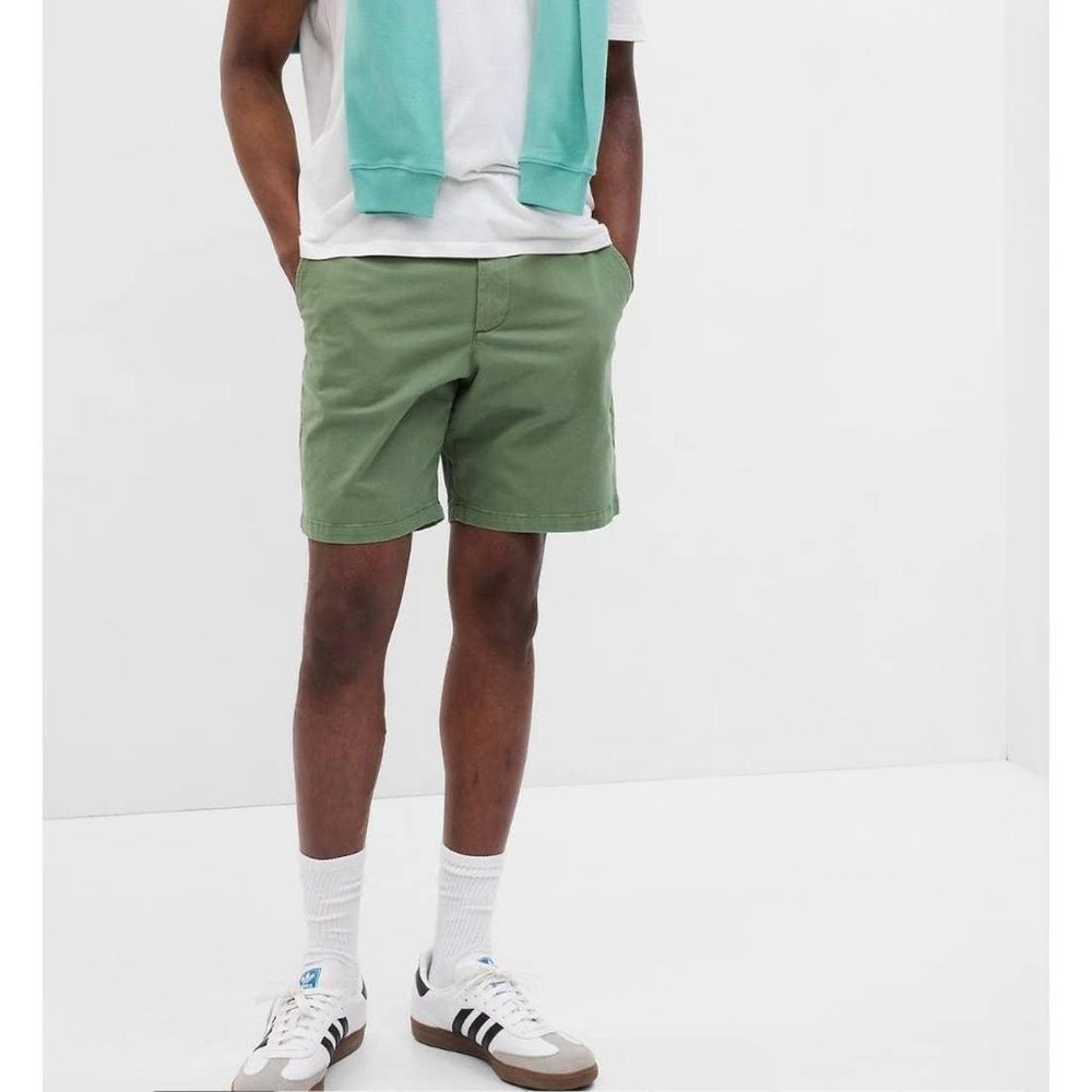 NWT Gap 8" Vintage Shorts in Twig Green 40